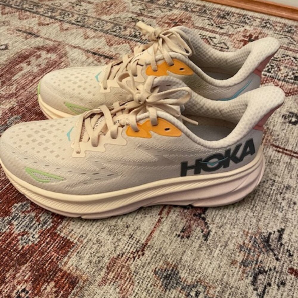 Hoka Clifton 9- Size 8.5